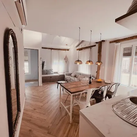 Margarita Apartment *
